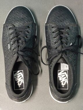 Vans Women’s Off The Wall Black Woven Sneakers - Size 7
